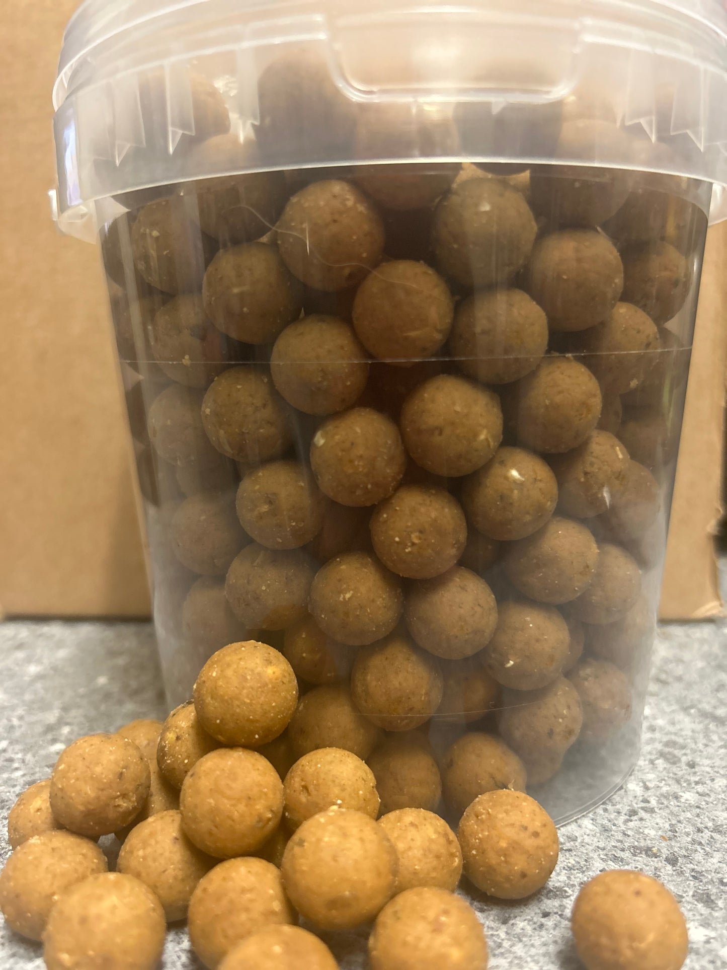 Bucket baits (boilies)